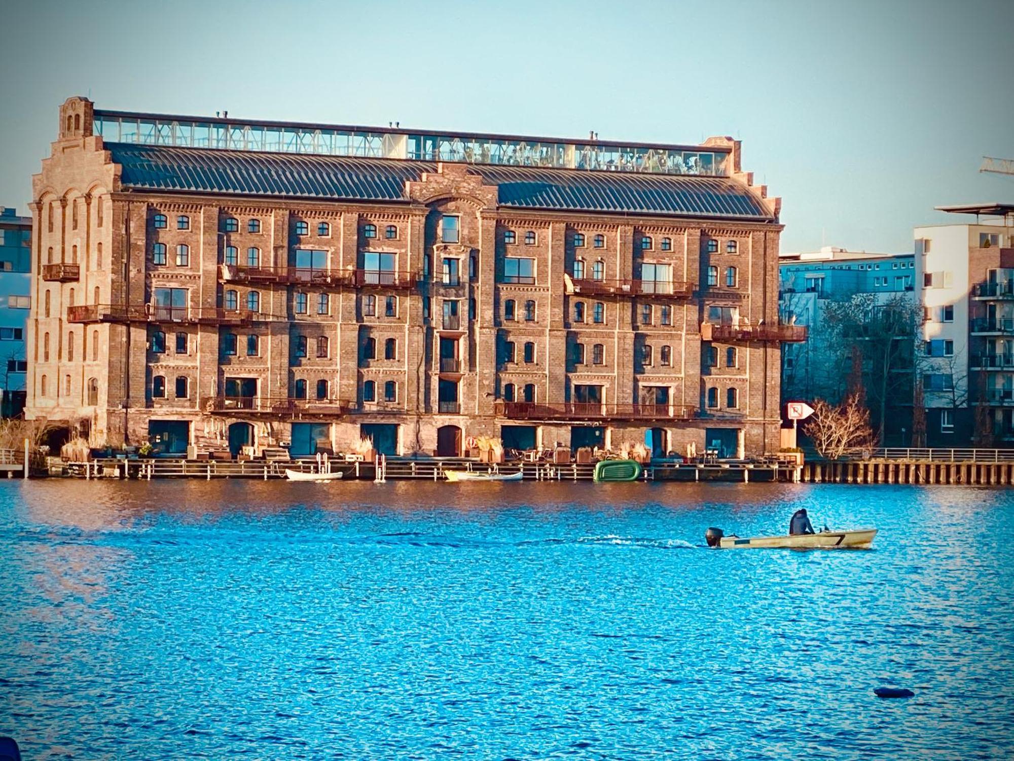 Schoene Aussichten Mitten In Berlin - Il Sole Extérieur photo